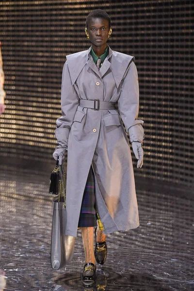 Look 19